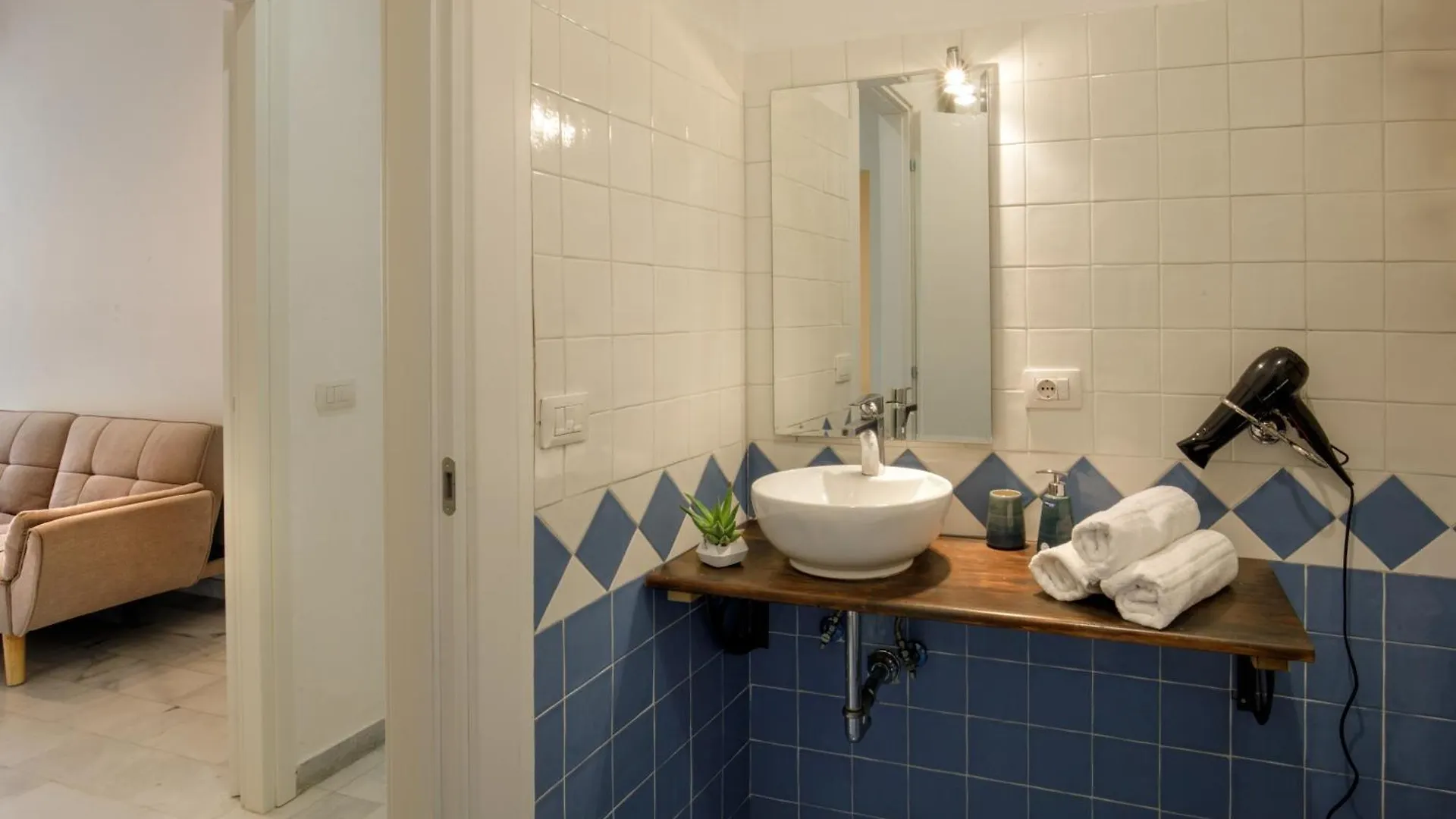 The Right Place 4U Piemonte Apartment Rom
